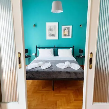 Chic Urban Retreat Steps From Museum Of Cont. Art! * Athens