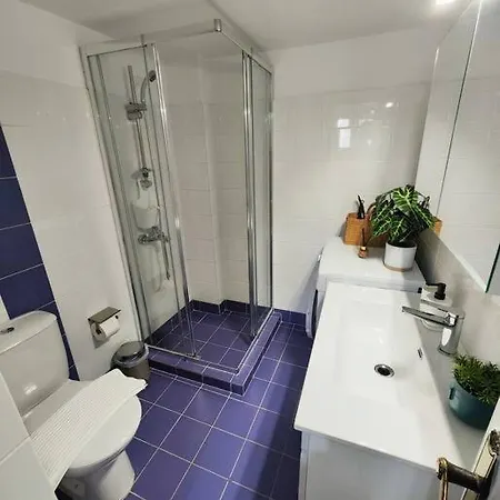 Chic Urban Retreat Steps From Museum Of Cont. Art! Athens
